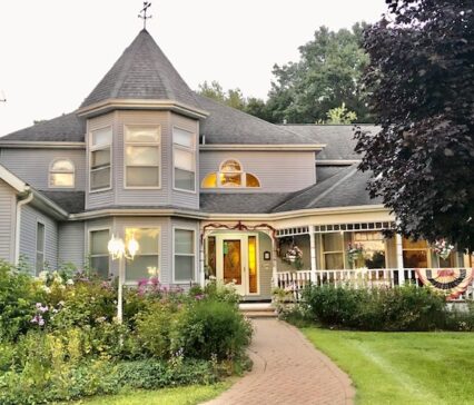 Cameo Rose Victorian Country Inn | A Madison, Wisconsin Area Bed and ...